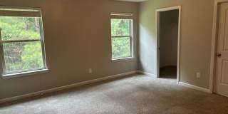 Spacious 3 Bedroom Home with 2-Car Garage in Union City! Gallery 8