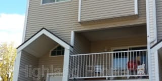 324 NE Whitman St Gallery 1