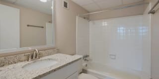 The Esplanade at City Park Apartments Gallery 24