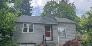 1005 NE D Street Gallery 1