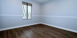 1970 Pondview Gallery 15