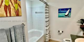 9172 Collins Ave Gallery 10