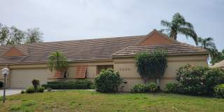 Annual UNfurnished renovated 2/2 villa in gated Bradenton community Gallery 1
