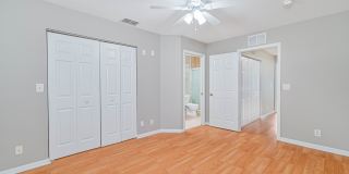 Move-In Ready! 2 BED/2.5 BATH END UNIT in Cypress Landing! Gallery 17