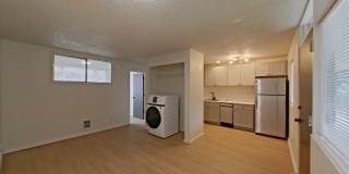 University Manor - Newly Renovated Units just a short walk from Campus! Gallery 81