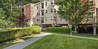 VILLAGGIO ON YARROW BAY Gallery 35