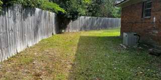 2Bed/1Bath Duplex Gallery 9