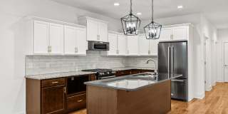 Modern Three Bedroom! Gallery 14