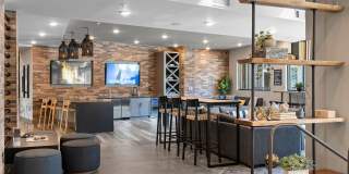 District Midtown Gallery 33