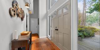 Spacious 4BR/3BA Pool Home in Jacksonville Gallery 9