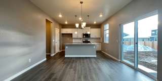Gorgeous 4 Bed, 2.5 Bath Newer Build in Berthoud! Gallery 7