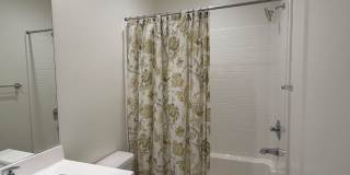 Smart, Modern 4-Bedroom Townhome Near Disneyland & Major Freeways Gallery 13