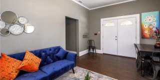 West Campus Cottage! Gallery 6