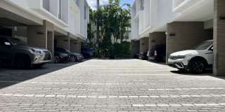 1000 99th St Gallery 32