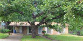 SUPER LOCATION / NO CARPET   --   ( FREE RENT ; w/ qualified app:   CALL FOR DETAILS )_ Gallery 4
