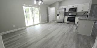 7233 N Racliff Ave Gallery 4