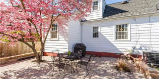 3 BR / 2 BA Sunny renovated Cape Cod within walking distance to Bryan Park Gallery 5