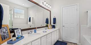 Heritage at Lakeside Gallery 14