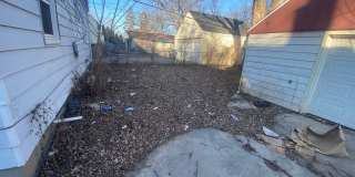 3BR SINGLE FAMILY HOME, FULL BASEMENT, GREAT YARD, PARKING, GARAGE Gallery 4