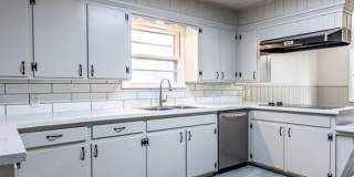 Room to Grow! Spacious, Remodeled 3/2/2 in Great Location! Gallery 20