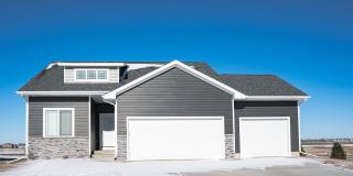 HUGE 4 Bed Home for Rent! Gallery 1