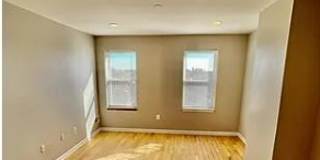 1599 Retreat Street Gallery 14