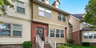 2029 W CRESCENT Row S Gallery 1