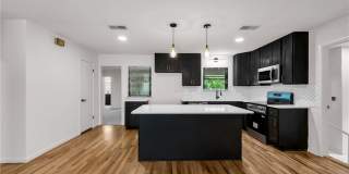 1414 S West Avenue Gallery 7