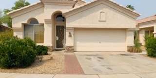LOCATION! LOCATION! LOCATION! 4 BEDROOM, 2.0 BATH SINGLE FAMILY HOME! Gallery 1