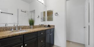 8781 NW 98th Ct Gallery 24
