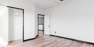 1733 Elm Street Gallery 23