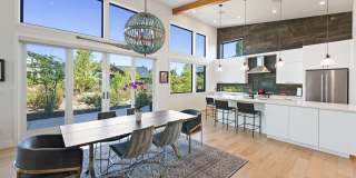 Fully Furnished 4-Bedroom Tetherow Home | Hot Tub + Home Services Included Gallery 26