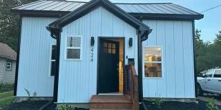 424 W Henry Street Gallery 1