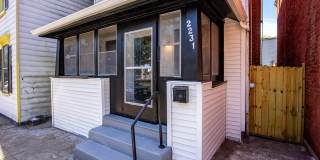 2231 Flora Street Gallery 28