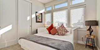 4-Story 2BD, 2.5BA LoHi Townhome with Rooftop Deck Gallery 15