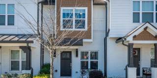 Beautiful 2BE/2.5BA townhouse located in the very desirable Nations! Gallery 1