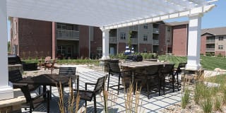 Lincoln Summit Falls Apartments & Townhomes Gallery 8