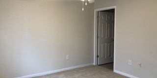 Southern Edge Condo - Close to Campus Gallery 5