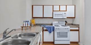 Belle at Bay Colony 55+ Apartments Gallery 14