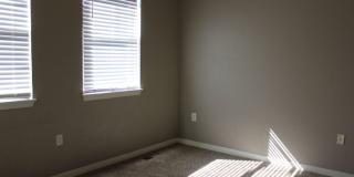 Stonegate Townhouse w/ 3 br/3 1/2 baths!! Gallery 18