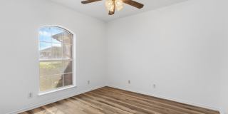 Move-In Ready 4/2 with No Carpet, Washer & Dryer Included – Prime Killeen Location Near Fort Hood! Gallery 15