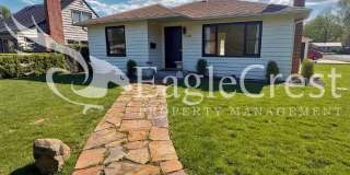 Charming 2 Bed, 2 Bath Home with Updated Kitchen & Outdoor Living Space Charming 2 Bed, 2 Bath Home with Updated Kitchen & Outdoor Living Space Gallery 6