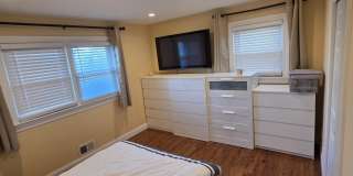 223 Ray Street Gallery 9