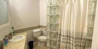 829 Ruffin Street Gallery 22