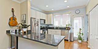 1827 W Oakdale Gallery 6