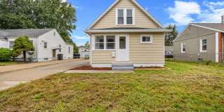 3 Bedroom 2 Stall Detached Garage - East Side Gallery 1