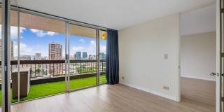 Remodeled Corner 1BR with Ocean  Diamond Head Views, W/D + Parking Gallery 1