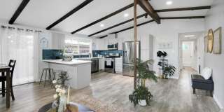1742 Southgate St Gallery 1