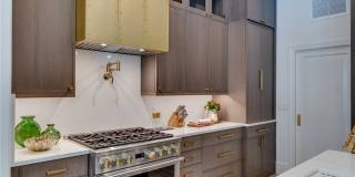 700 Holly Road Gallery 17