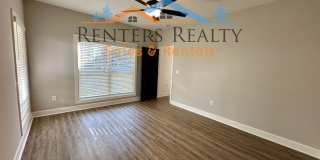 3 Bedroom House with Privacy Fence Gallery 23